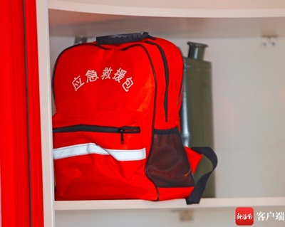 原創(chuàng)組圖 | 記者在海口假日海灘發(fā)現(xiàn)一個(gè)能救命的“膠囊”…